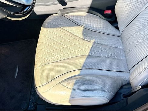 Used 2019 Mercedes-Benz S 560 4MATIC Sedan image 21