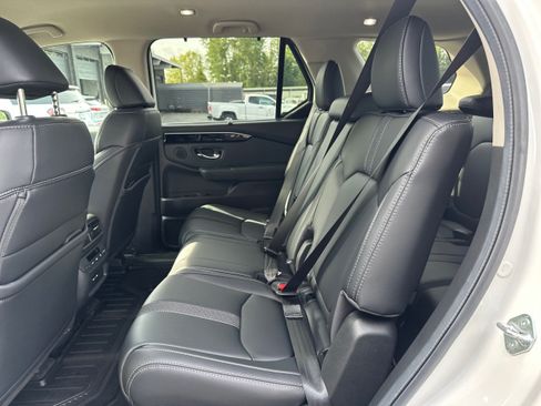 Used 2025 Honda Pilot EX-L image 10