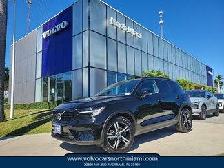 Used 2023 Volvo XC40 B5 Plus video 1