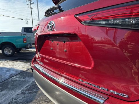 Used 2022 Toyota Highlander Platinum image 35