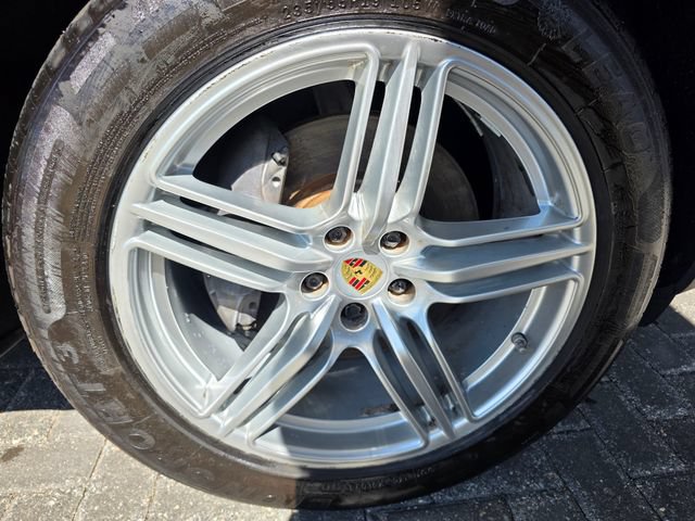 Used 2020 Porsche Macan AWD/4WD image 7