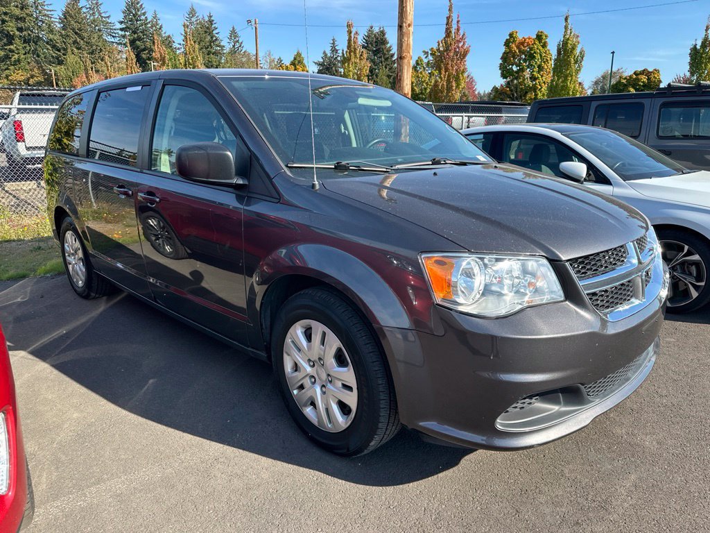 Used 2018 Dodge Grand Caravan SE w/ UConnect Hands-Free Group FWD image 3
