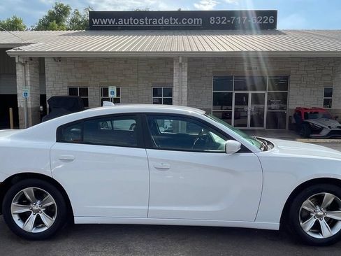 Used 2018 Dodge Charger SXT Plus RWD image 5