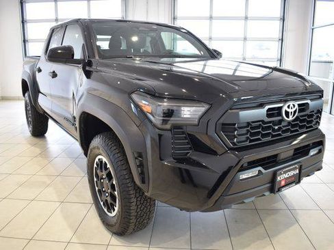 Certified 2025 Toyota Tacoma TRD Off-Road image 1