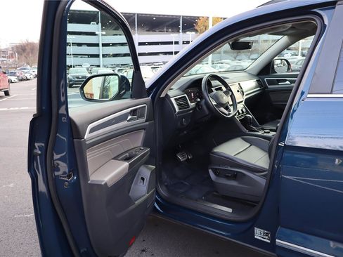 Used 2022 Volkswagen Atlas SEL R-Line image 13