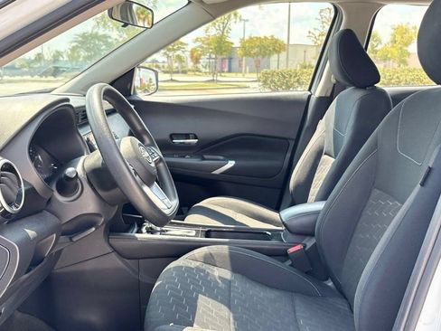 Used 2024 Nissan Kicks SV FWD image 5
