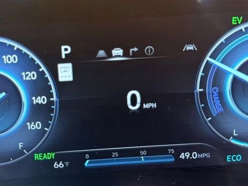 Used 2024 Hyundai Elantra Limited FWD image 12