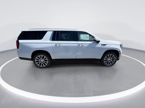 New 2026 GMC Yukon XL Denali w/ Denali Reserve Package image 9