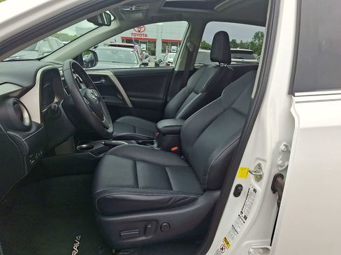 Used 2013 Toyota RAV4 Limited AWD/4WD image 15