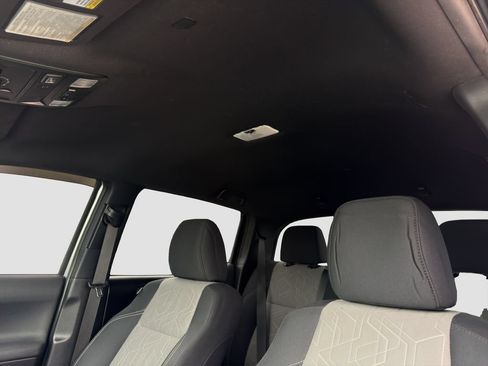 Used 2020 Toyota Tacoma TRD Off-Road AWD/4WD image 24