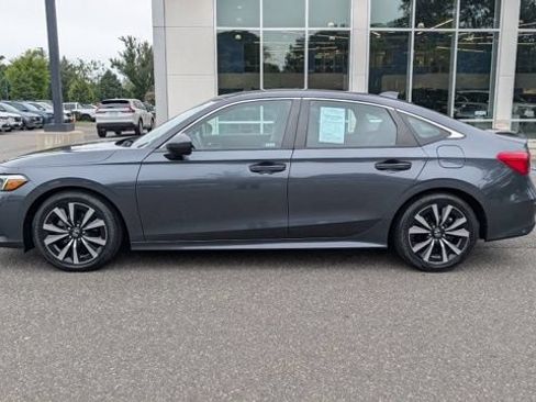 Used 2023 Honda Civic EX image 3
