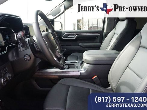 Used 2025 Chevrolet Silverado 1500 LTZ image 18