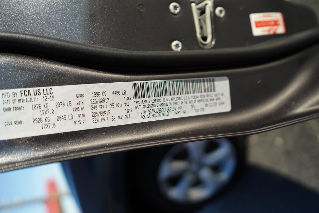Used 2020 Jeep Compass Latitude FWD image 41