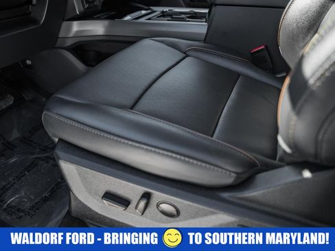 Used 2025 Ford F350 Lariat w/ Chrome Package image 43