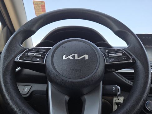 Used 2022 Kia Forte LXS image 25