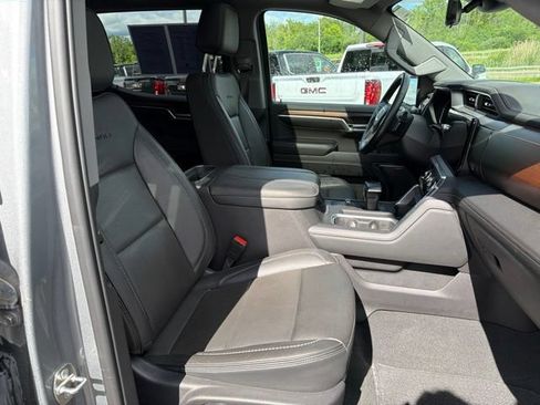 Used 2024 GMC Sierra 1500 Denali w/ Denali Reserve Package AWD/4WD image 11