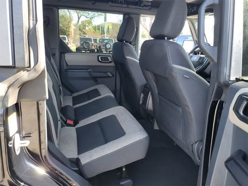Used 2025 Ford Bronco Big Bend image 15