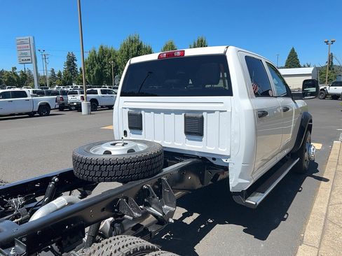 New 2026 RAM 4500 Tradesman w/ Chrome Appearance Group AWD/4WD image 14