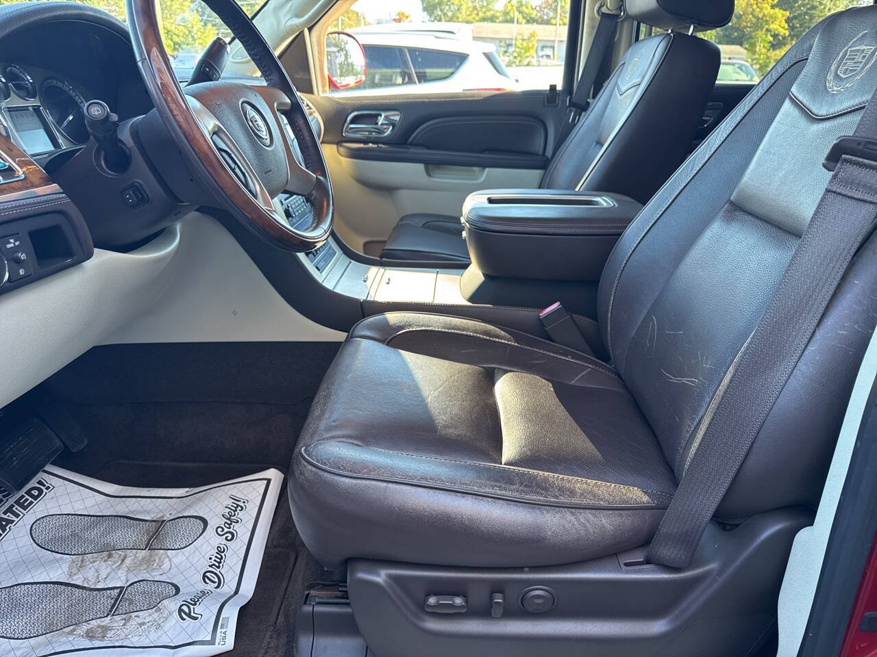 Used 2013 Cadillac Escalade Platinum AWD/4WD image 14