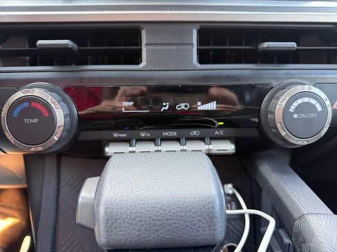 Used 2025 Toyota 4Runner 4WD image 29