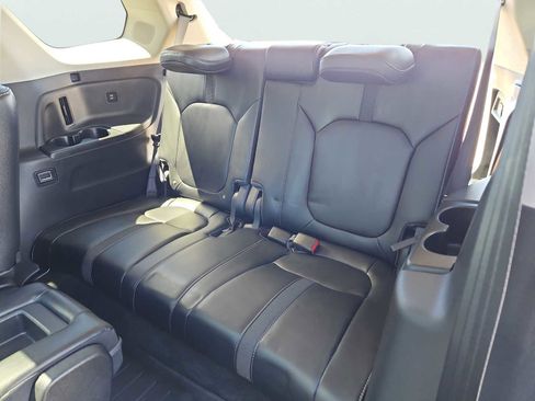 Certified 2025 Honda Pilot Touring image 36