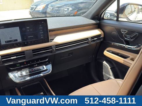 Used 2023 Lincoln Corsair Reserve w/ Equipment Group 201A AWD/4WD image 28