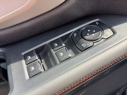 Used 2025 Ford Expedition Active AWD/4WD image 21