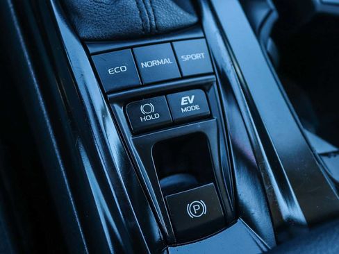 Used 2025 Toyota Camry LE FWD image 20