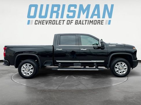 Used 2024 Chevrolet Silverado 2500 High Country AWD/4WD image 7