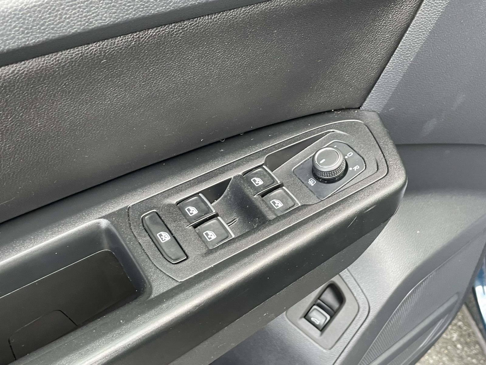 Used 2019 Volkswagen Atlas SE FWD image 18