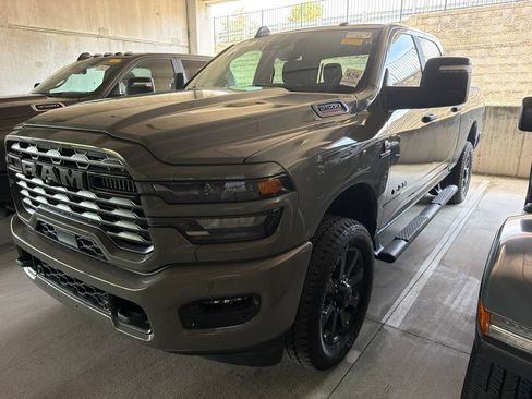 Used 2026 RAM 2500 Big Horn AWD/4WD image 2