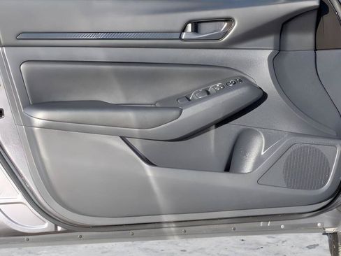 Certified 2025 Nissan Altima 2.5 S FWD image 12