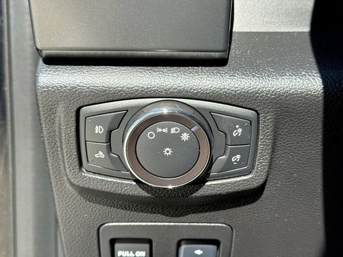 Used 2018 Ford F150 XLT w/ Equipment Group 302A Luxury AWD/4WD image 32