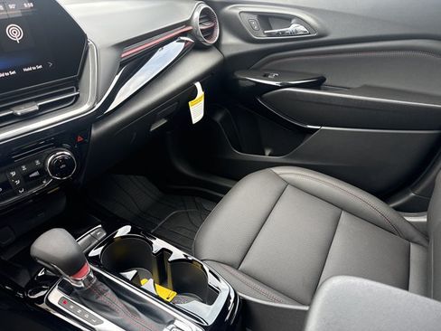 New 2026 Chevrolet Trax RS w/ Sunroof Package FWD image 22