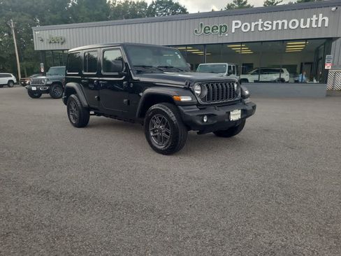 Used 2026 Jeep Wrangler Unlimited Sport AWD/4WD image 3