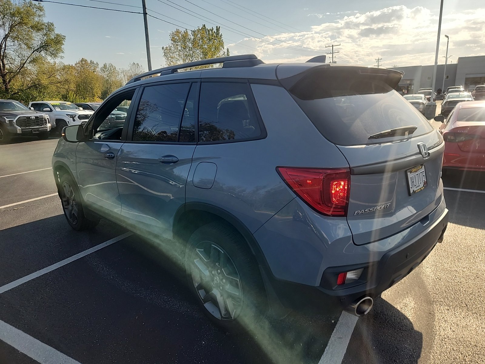 Used 2023 Honda Passport EX-L image 4