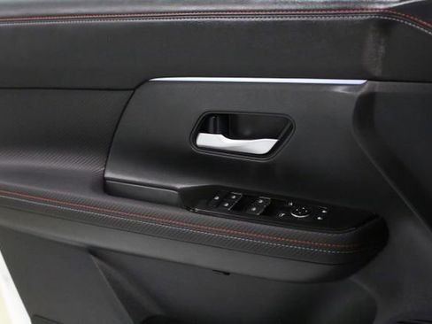 New 2026 Nissan Kicks SR image 11