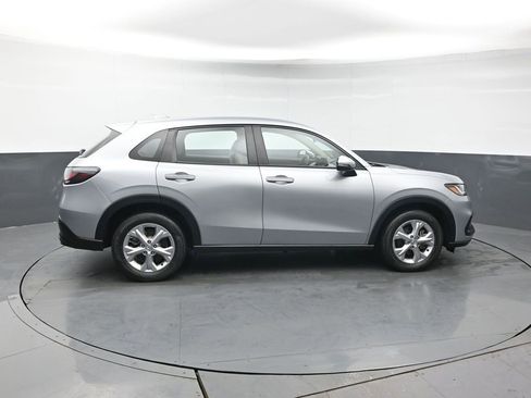Certified 2023 Honda HR-V LX image 7