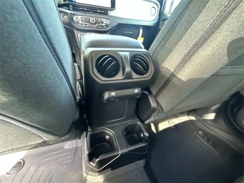 New 2025 Jeep Gladiator Sport image 6