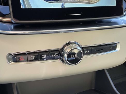 New 2026 Volvo XC90 B6 Ultra image 19