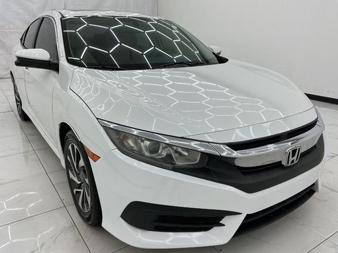 Used 2017 Honda Civic EX image 3