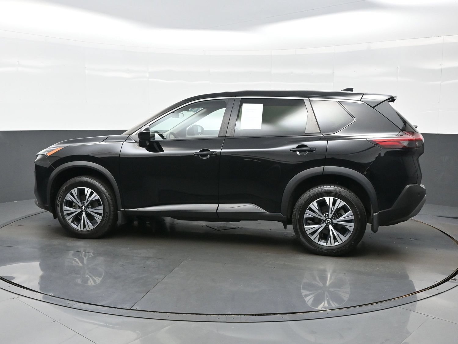Used 2023 Nissan Rogue SV AWD/4WD image 4