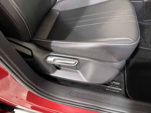 Certified 2023 Volkswagen Tiguan SE w/ Panoramic Sunroof Package FWD image 37