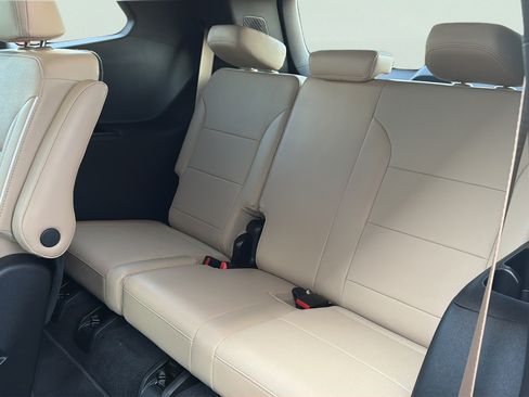 Used 2025 Buick Enclave Preferred w/ Power Package FWD image 6
