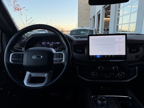 Used 2024 Ford Expedition Max Limited image 5