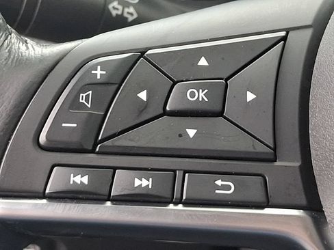 Used 2018 Nissan Rogue SL FWD image 21