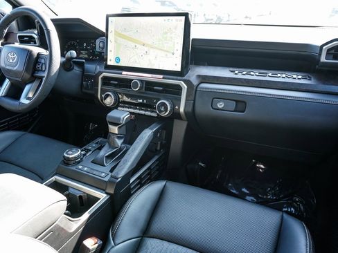 Used 2025 Toyota Tacoma Limited image 13