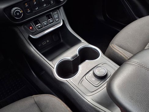 Used 2018 GMC Terrain SLE image 16