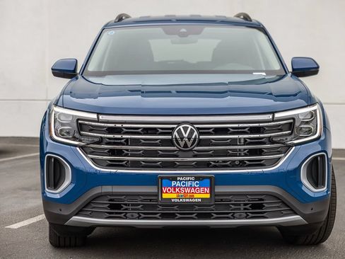 New 2026 Volkswagen Atlas SE FWD image 2