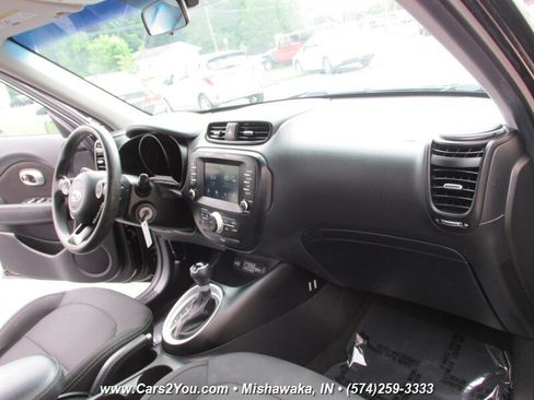 Used 2019 Kia Soul + FWD image 15